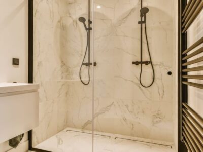 Bathroom Renovation in Vancouver: Walk-in Shower with Glass Door 
